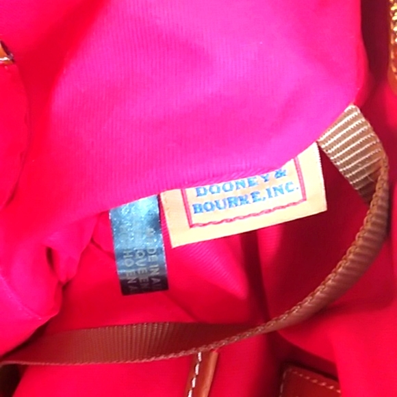 🎁 NEW Dooney & Burke Rainbow Design Large Travel Bag Tote/ Dust Cover - Picture 13 of 13